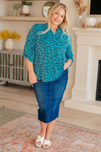 Load image into Gallery viewer, Lizzy Top in Mint Leopard