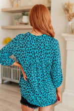 Load image into Gallery viewer, Lizzy Top in Mint Leopard