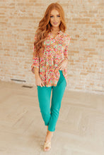 Load image into Gallery viewer, Magic Ankle Crop Skinny Pants in Kelly Green