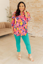 Load image into Gallery viewer, Magic Ankle Crop Skinny Pants in Kelly Green