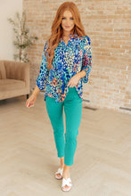 Load image into Gallery viewer, Magic Ankle Crop Skinny Pants in Kelly Green