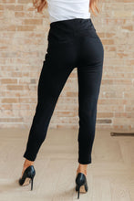Load image into Gallery viewer, Magic Ankle Crop Skinny Pants in Black