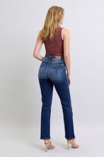 Load image into Gallery viewer, Everyday Essentials Washed Straight Leg Judy Blue Jeans with Pockets