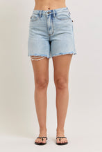 Load image into Gallery viewer, Evelyn Mid Rise Rigid Magic Dad Shorts