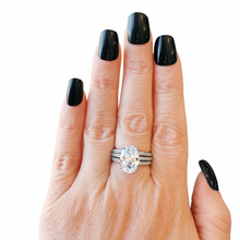 Load image into Gallery viewer, Aveline Oval Luxe 3 Piece Ring Set