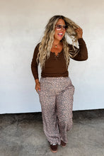 Load image into Gallery viewer, Cheetah Drift Away Joggers