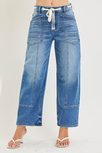 Load image into Gallery viewer, RISEN Slouchy Crop Barrel Eyelet Waistband Details Jeans