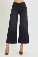 Load image into Gallery viewer, RISEN Tummy Control Mid Rise Crop Wide Pintuck Front Jeans in Black