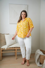 Load image into Gallery viewer, Clementine Floral Button Up Blouse