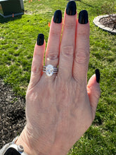 Load image into Gallery viewer, Aveline Oval Luxe 3 Piece Ring Set