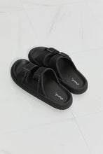 Load image into Gallery viewer, Comfy Casual Rubber Slide Sandal in Black