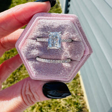 Load image into Gallery viewer, Aria Luxe Radiant Ring Set