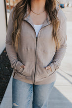 Load image into Gallery viewer, Ampersand Performance Fleece FullZip Sweatshirt in Silver Sand