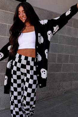 Ampersand Oversized Cardigan in Boo Babe