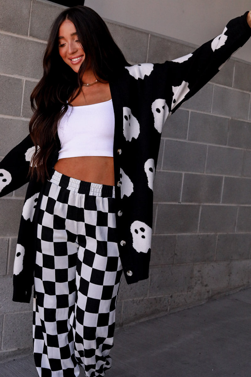 Ampersand Oversized Cardigan in Boo Babe