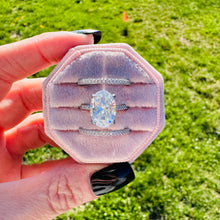 Load image into Gallery viewer, Aveline Oval Luxe 3 Piece Ring Set