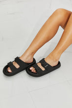 Load image into Gallery viewer, Comfy Casual Rubber Slide Sandal in Black