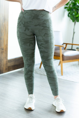 Athleisure Leggings in Olive Camo