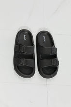 Load image into Gallery viewer, Comfy Casual Rubber Slide Sandal in Black