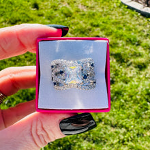 Load image into Gallery viewer, Elowen Sapphire Luxe Band Ring