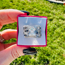 Load image into Gallery viewer, Elowen Sapphire Luxe Band Ring