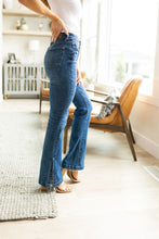 Load image into Gallery viewer, High Rise Tummy Control Top Judy Blue Slit Hem Bootcut