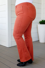 Load image into Gallery viewer, Mid Rise Slim Bootcut Judy Blue Jeans in Terracotta