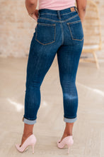 Load image into Gallery viewer, Mid Rise Vintage Cuffed Judy Blue Skinny Capri