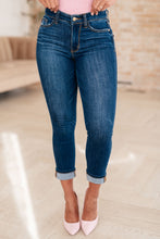 Load image into Gallery viewer, Mid Rise Vintage Cuffed Judy Blue Skinny Capri