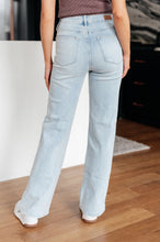 Load image into Gallery viewer, High Rise Control Top Vintage Wash Straight Judy Blue Jeans