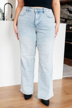 Load image into Gallery viewer, High Rise Control Top Vintage Wash Straight Judy Blue Jeans