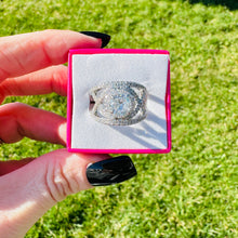 Load image into Gallery viewer, Isolde Grand Halo Wrap Ring