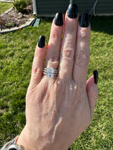 Load image into Gallery viewer, Aveline Oval Luxe 3 Piece Ring Set