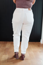 Load image into Gallery viewer, High Rise Contrast Thread Judy Blue Jogger in Ecru