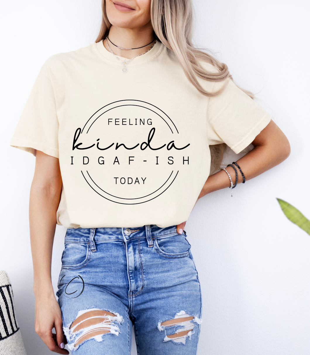 Feelin' Kinda Graphic Tee