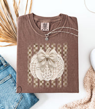 Load image into Gallery viewer, Leopard Check Painted Pumpkin Graphic Tee