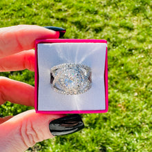 Load image into Gallery viewer, Isolde Grand Halo Wrap Ring