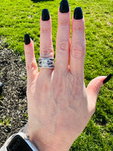 Load image into Gallery viewer, Elowen Sapphire Luxe Band Ring