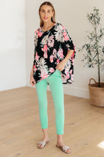 Load image into Gallery viewer, Essential Blouse in Black Floral