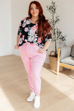 Load image into Gallery viewer, Essential Blouse in Black Floral