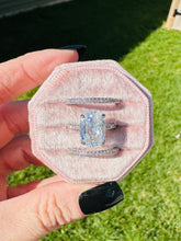 Load image into Gallery viewer, Aveline Oval Luxe 3 Piece Ring Set
