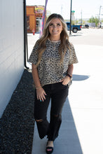 Load image into Gallery viewer, Ampersand Boyfriend Tee - Layover Leopard