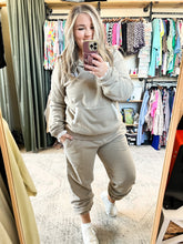 Load image into Gallery viewer, Ampersand Comfort Zone Joggers in Mocha Lace
