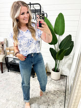 Load image into Gallery viewer, Becky Mid Rise Cool Denim Boyfriend Judy Blue Jean