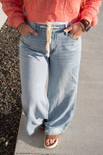 Load image into Gallery viewer, HW Featherweight Palazzo Shadow Light Pockets Judy Blue Jeans