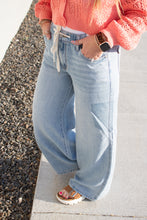 Load image into Gallery viewer, HW Featherweight Palazzo Shadow Light Pockets Judy Blue Jeans