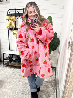 Oversized Blanket Hoodie in Strawberry