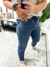 Load image into Gallery viewer, Shane Mid Rise Billie Boyfriend Judy Blue Jean in Dark Cozy Indigo