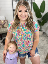 Load image into Gallery viewer, Lizzy Cap Sleeve Top in Emerald Multi Palm Trees