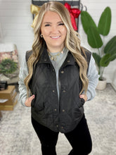 Load image into Gallery viewer, Layering Queen Quilted Puffer Vest in Black